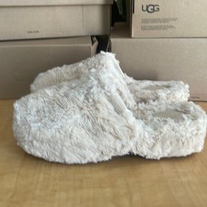 Ugg Women’s Fuzz Sugar Clog Slipper.